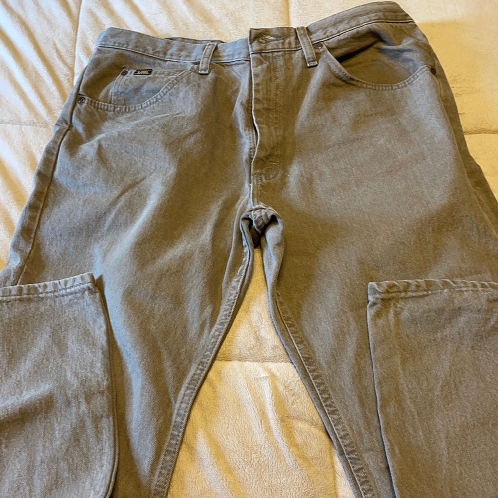 Men’s jeans light brown.